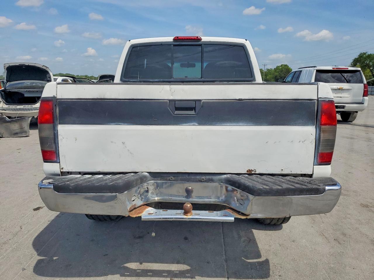 2000 Nissan Frontier XE