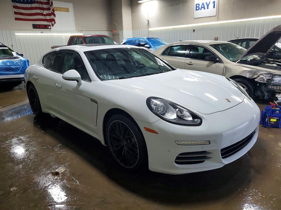 2014 Porsche Panamera 2