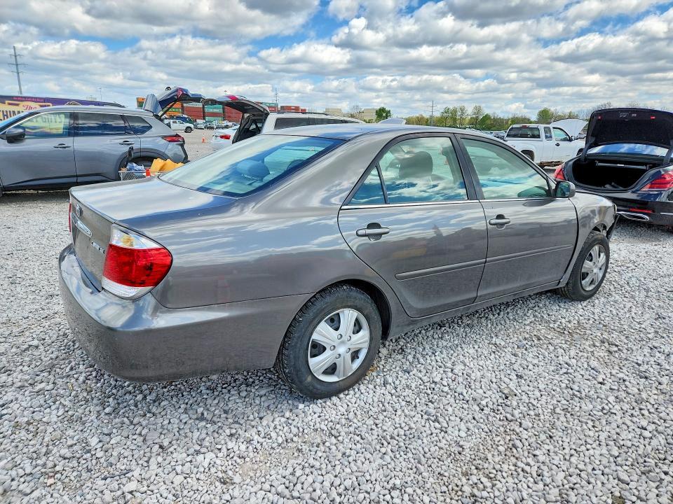 2005 Toyota Camry le