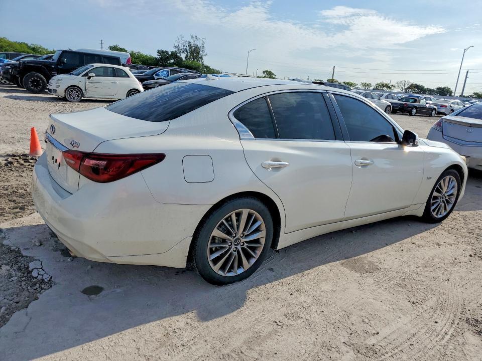 2018 Infiniti Q50 3.0t Luxe