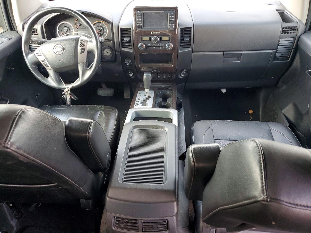 2014 Nissan Titan SL