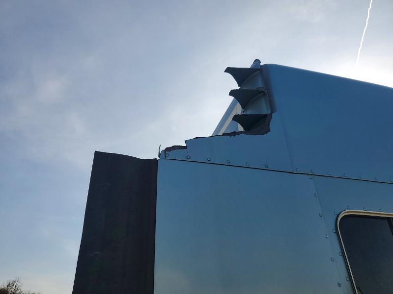 2016 Peterbilt 579 Semi Truck