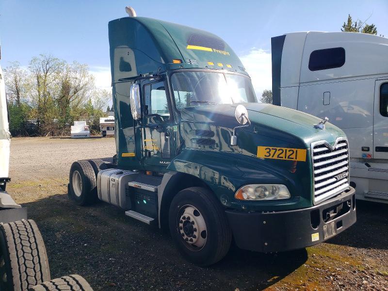 2018 Mack Cxu612 Semi Truck