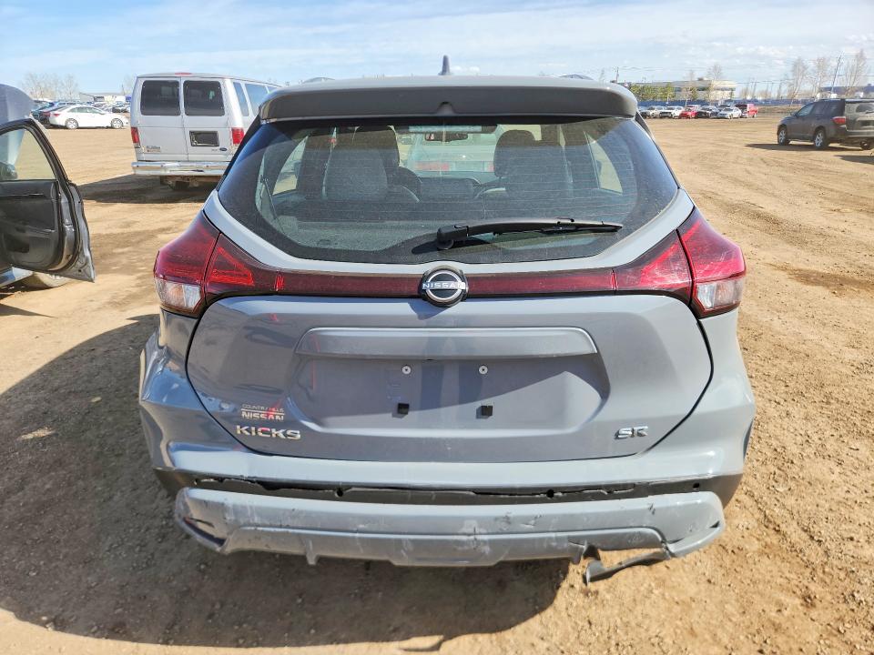 2023 Nissan Kicks sr