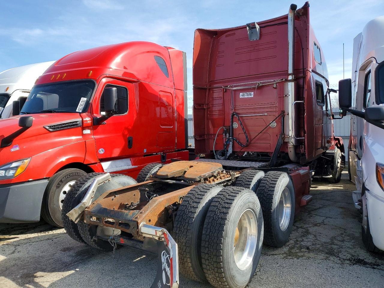 2007 Volvo VNL Semi Truck