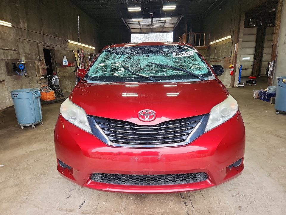 2014 Toyota Sienna le