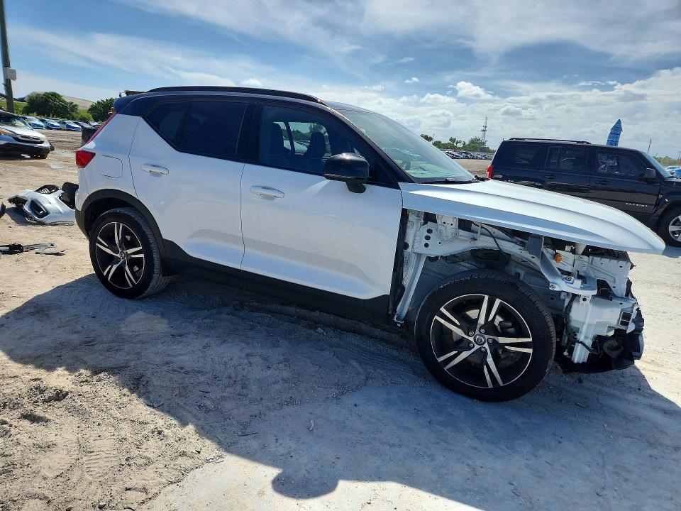 2021 Volvo Xc40 T4 R-design