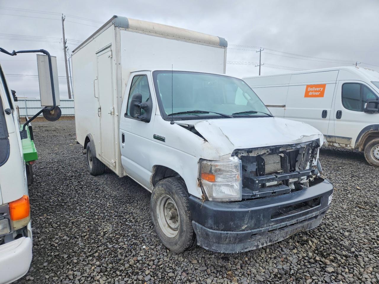 2022 Ford Econoline E350 Super Duty Cutaway Van
