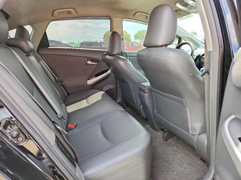 2010 Toyota Prius iii