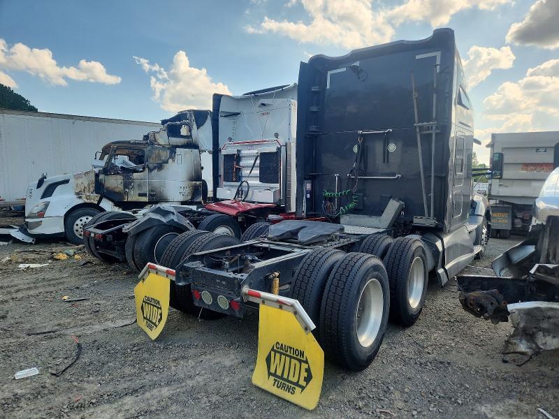 2014 Kenworth T680 Semi Truck