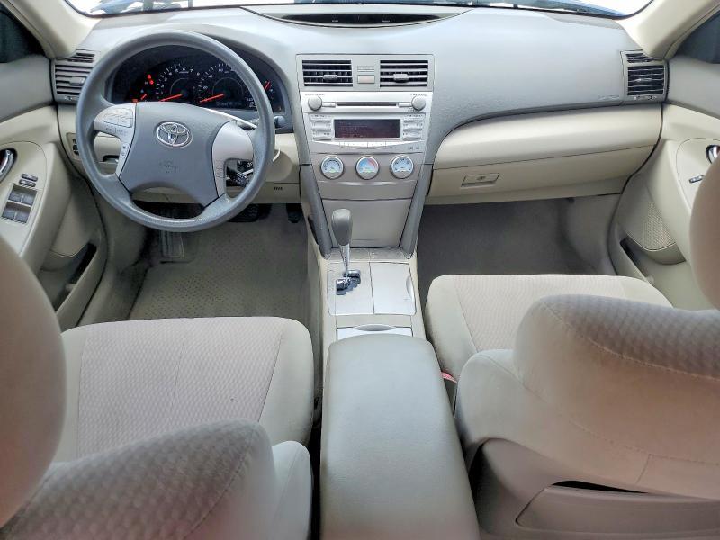 2010 Toyota Camry le