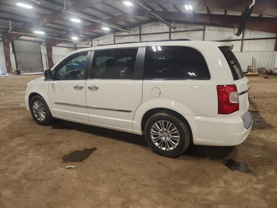2013 Chrysler Town & Country Touring l