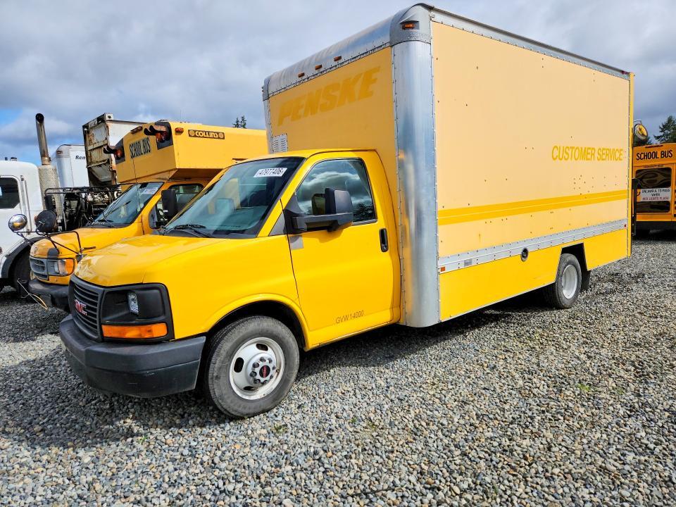 2011 GMC Savana box Truck