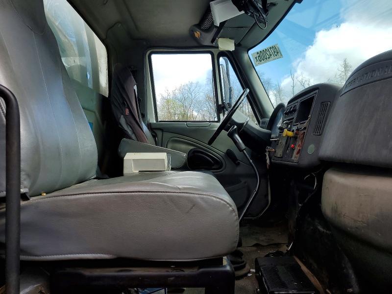 2004 International 4400 Fuel / Lube Truck