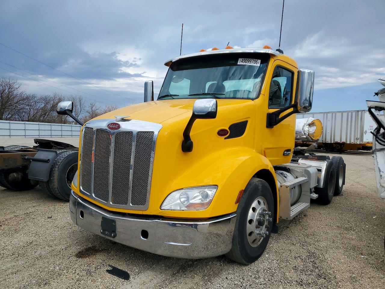 2019 Peterbilt 579 Semi Truck