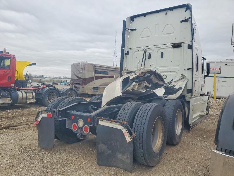 2020 Freigliner 2020 Freightliner Cascadia 126 Semi Truck