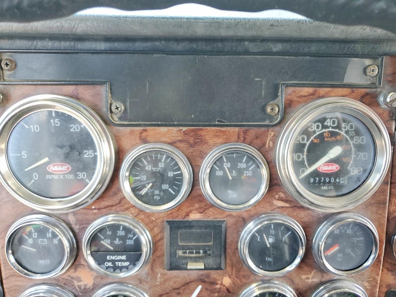 1995 Peterbilt 379 Semi Truck