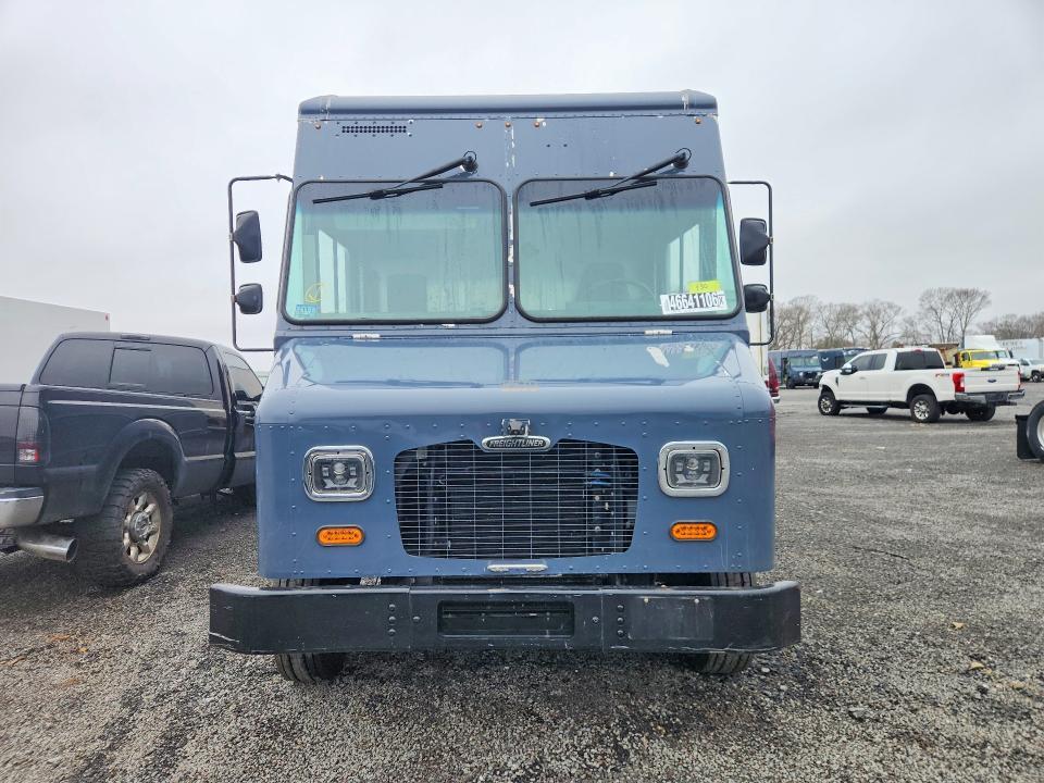 2020 Freightliner MT45G Chassis Delivery Truck