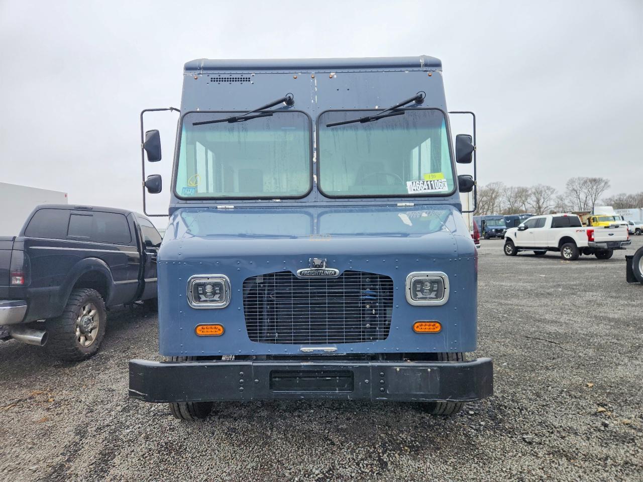 2020 Freightliner MT45G Chassis Delivery Truck
