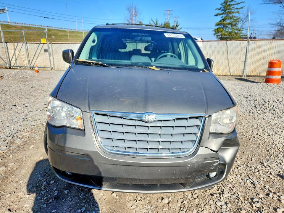 2010 Chrysler Town and Country