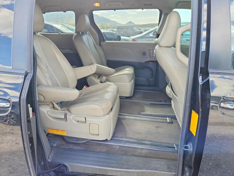2013 Toyota Sienna xle 7-passenger