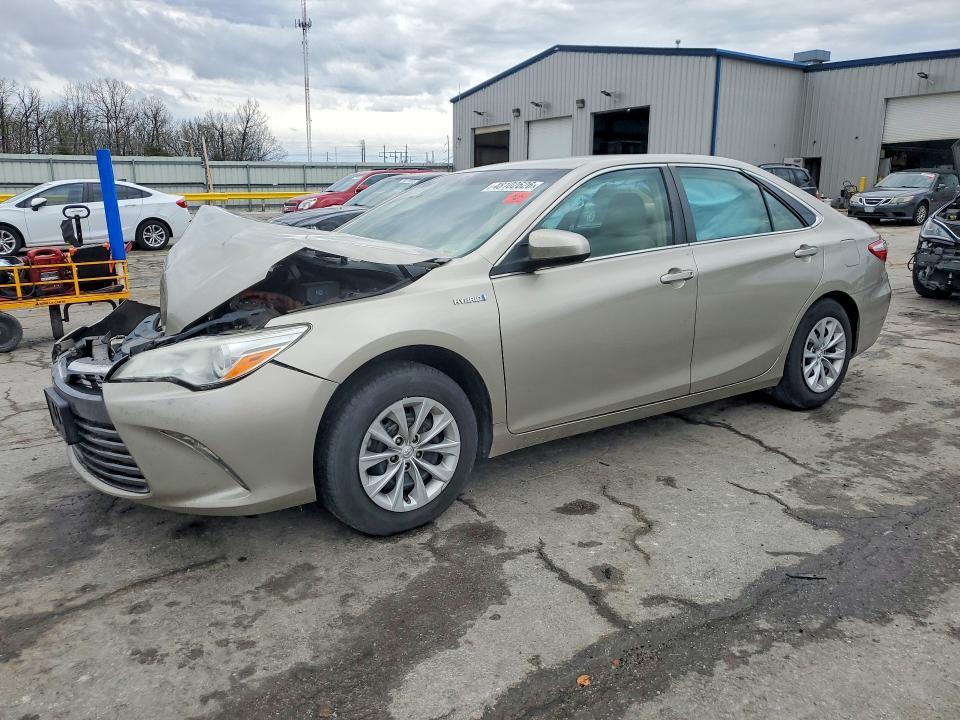2015 Toyota Camry Hybrid le