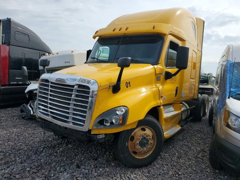 2015 Freightliner Cascadia Semi Truck