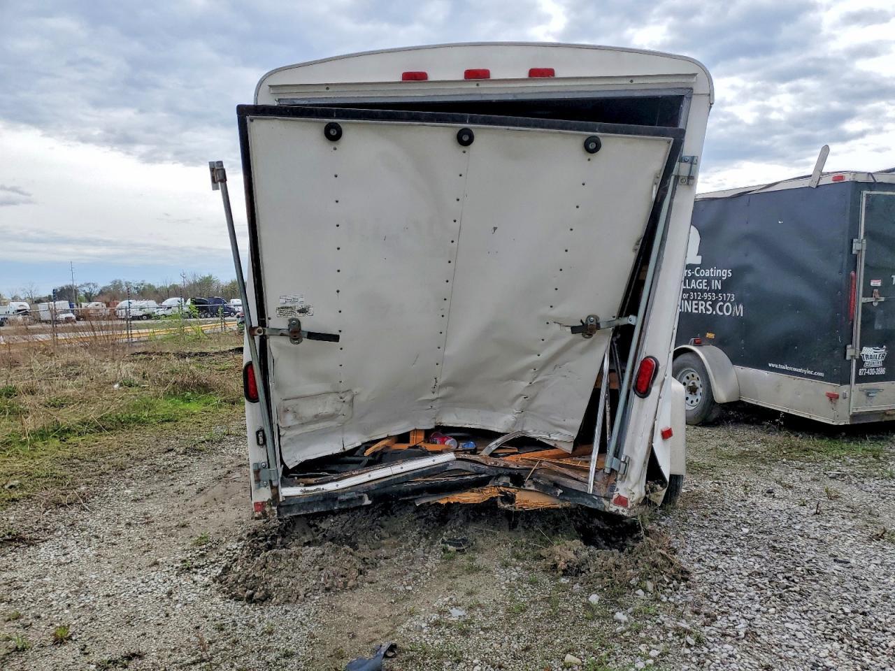 2004 United UE0014 Enclosed Cargo Trailer