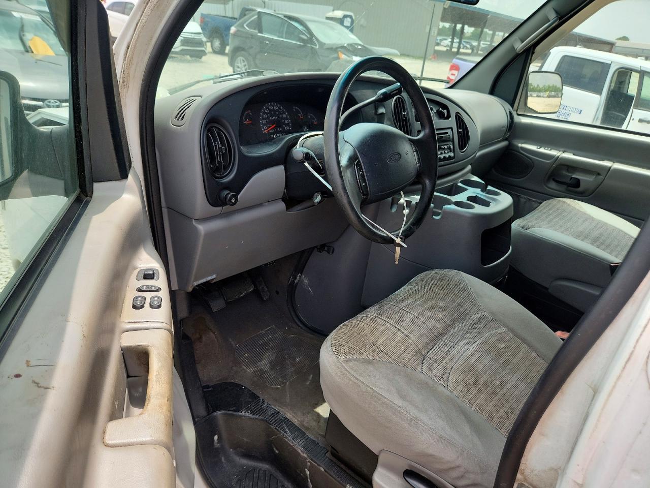 2001 Ford Econoline E350 Super Duty Wagon