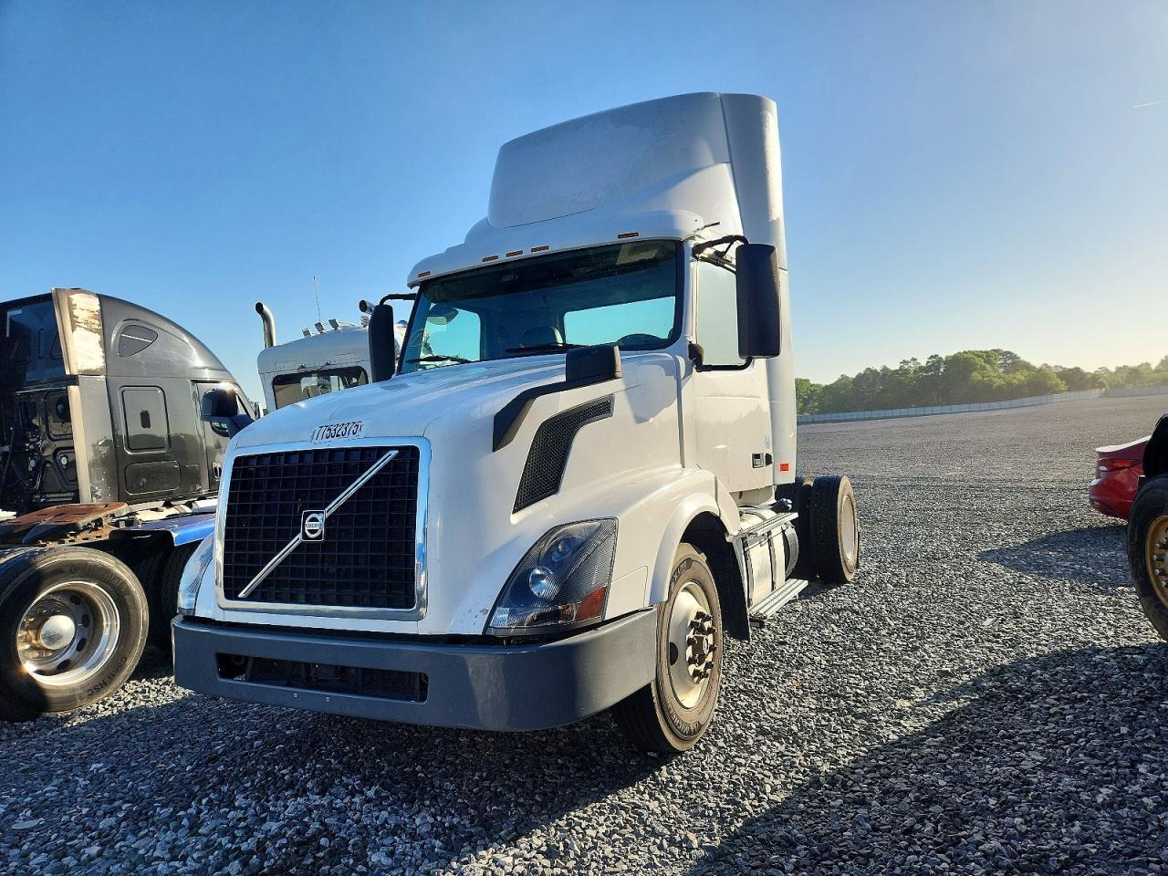 2017 Volvo VNL Semi Truck