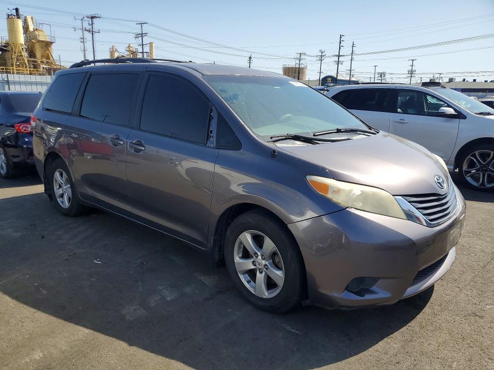 2011 Toyota Sienna le