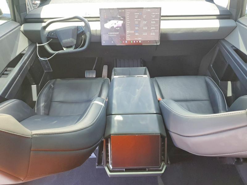 2025 Tesla Cybertruck