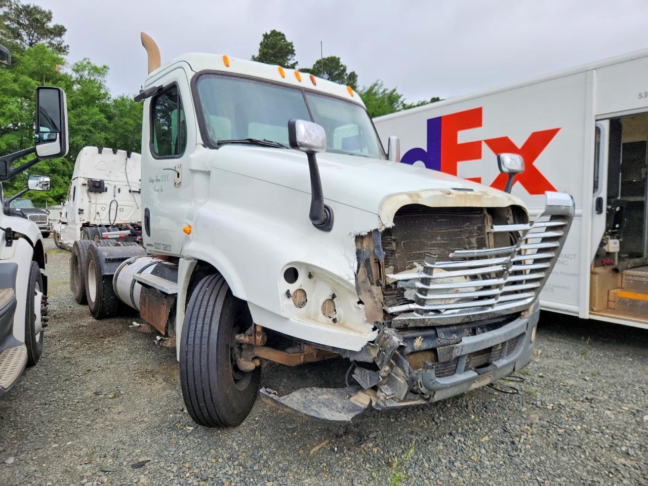 2012 Freightliner Cascadia Semi Truck