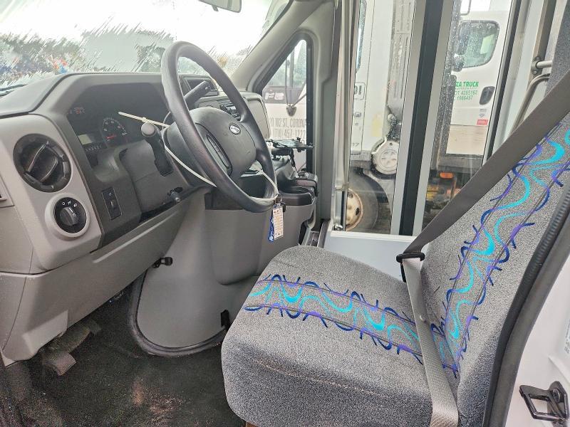 2019 Ford Econoline E350 Super Duty Cutaway Van