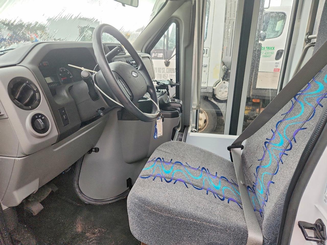 2019 Ford Econoline E350 Super Duty Cutaway Van