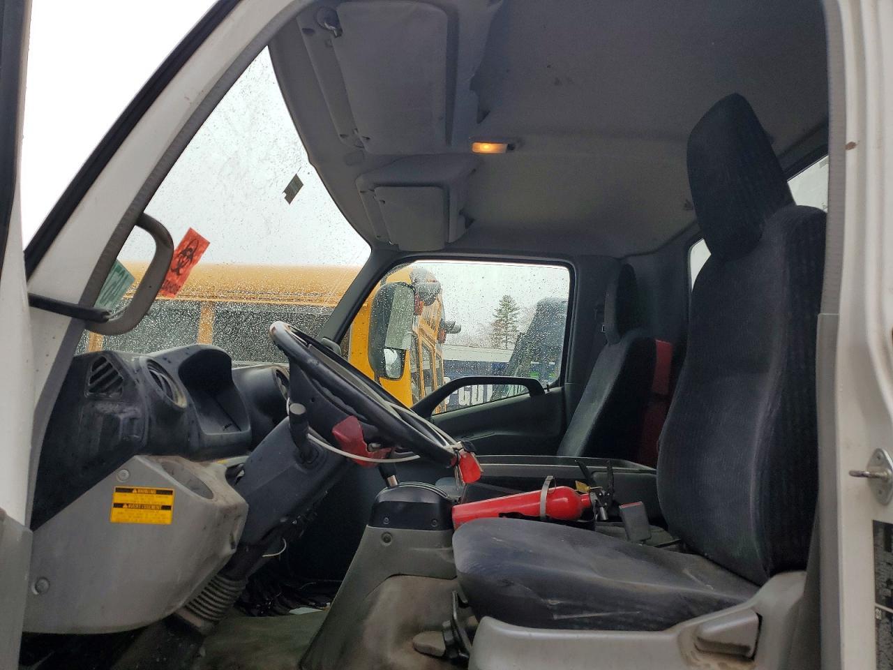 2019 Hino 195 BOX Truck