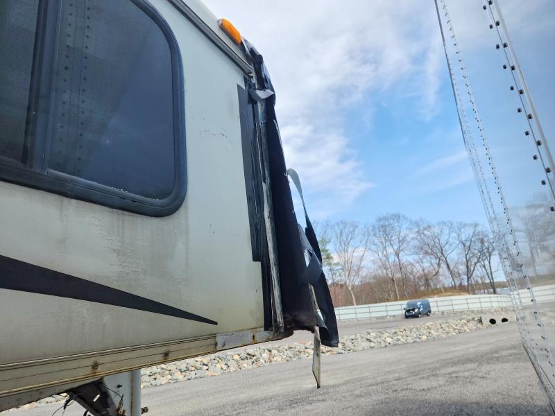 2013 Bision 83141E Horse Trailer