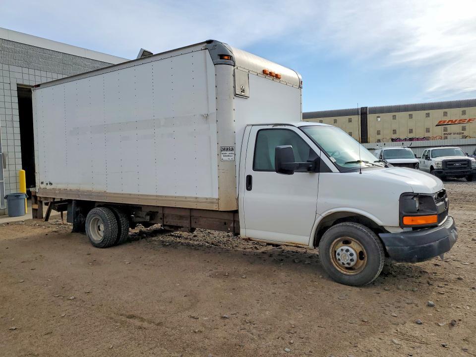 2013 Chevrolet Express box Truck
