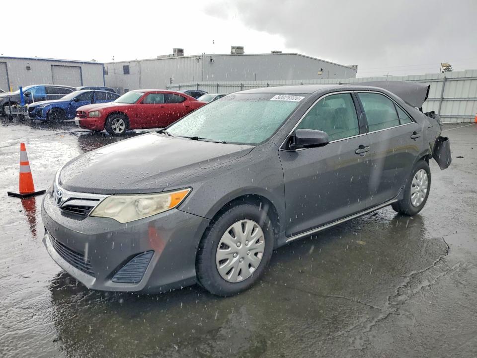 2013 Toyota Camry le