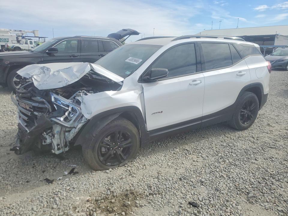 2024 GMC Terrain AT4
