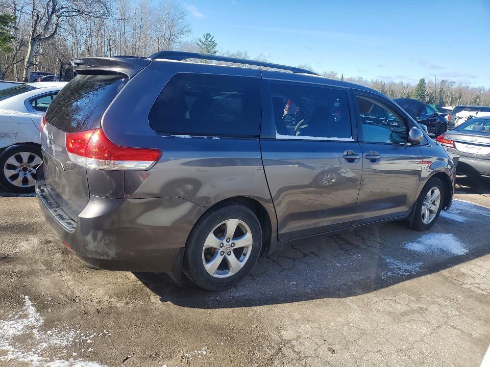 2012 Toyota Sienna le