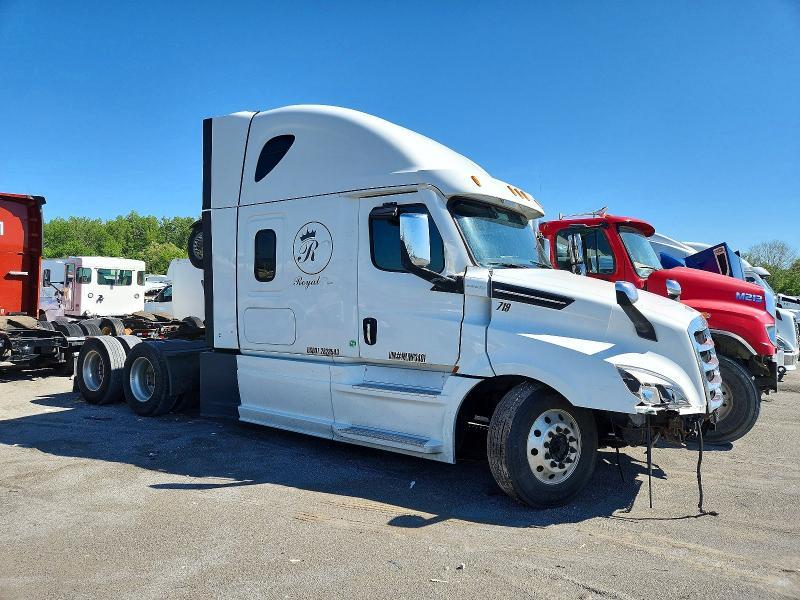 2021 Freightliner Cascadia 126