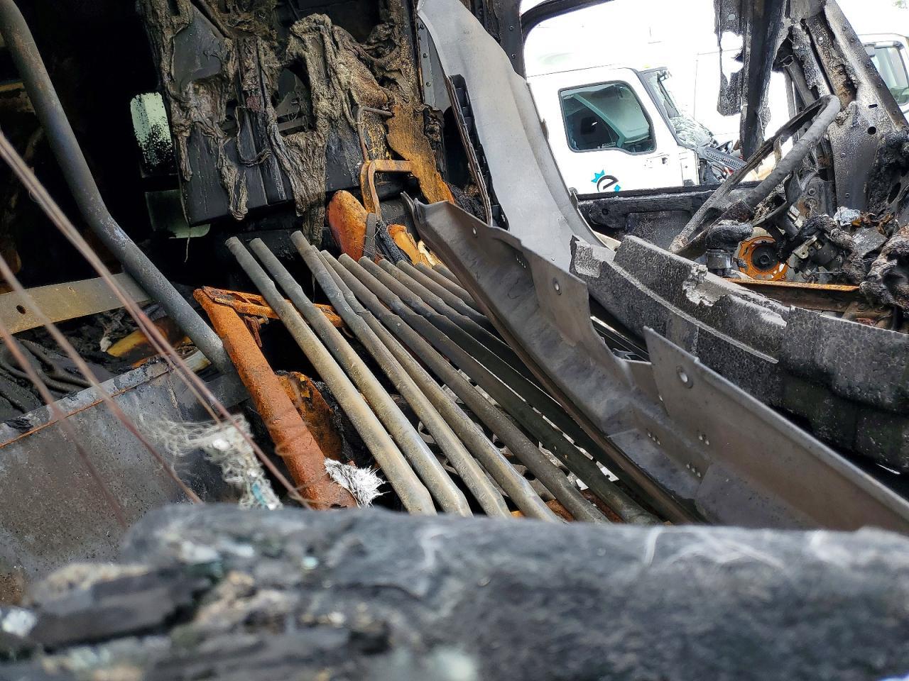 2014 Freightliner Conventional Coronado 132