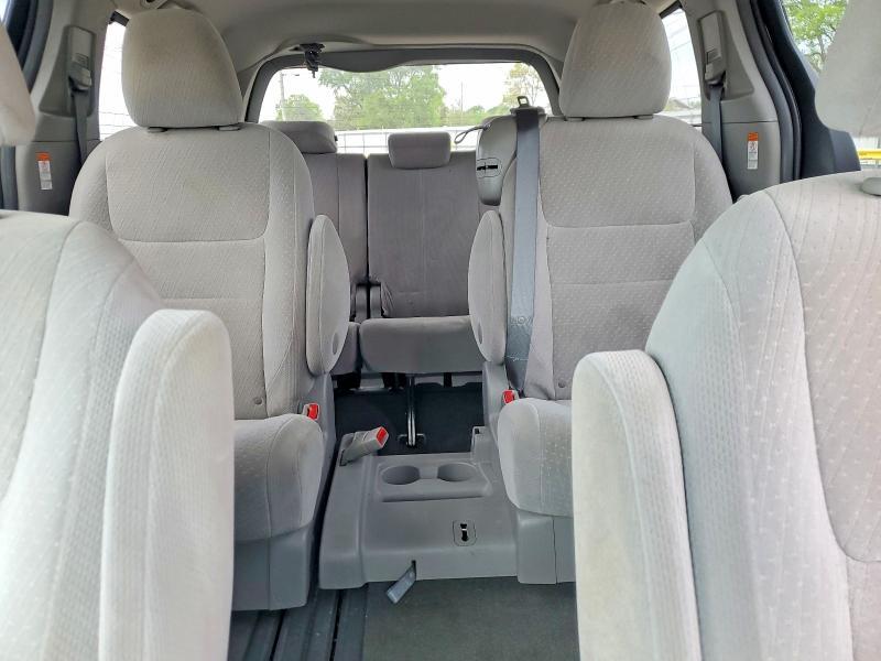 2017 Toyota Sienna le