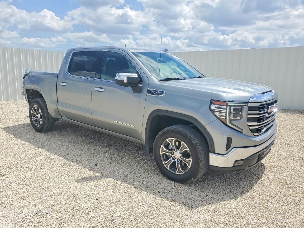 2026 GMC Sierra K1500 SLT