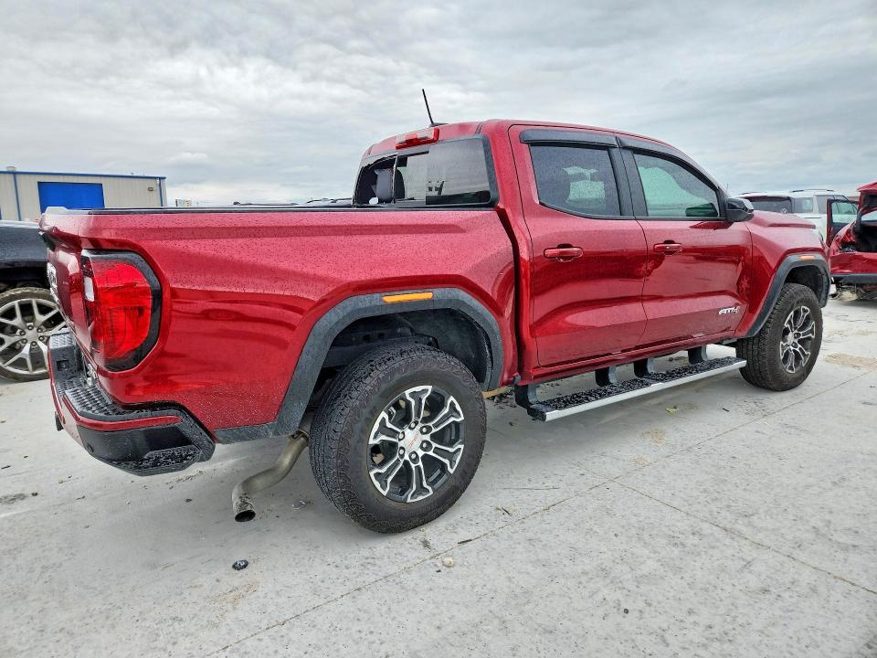 2024 GMC Canyon AT4