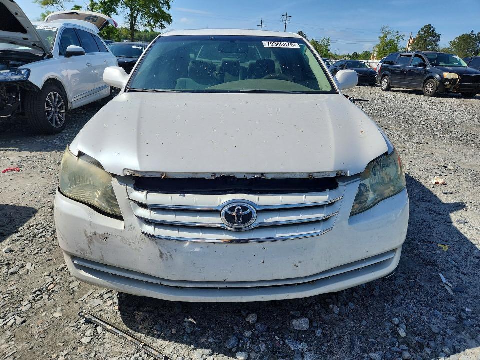 2005 Toyota Avalon xl