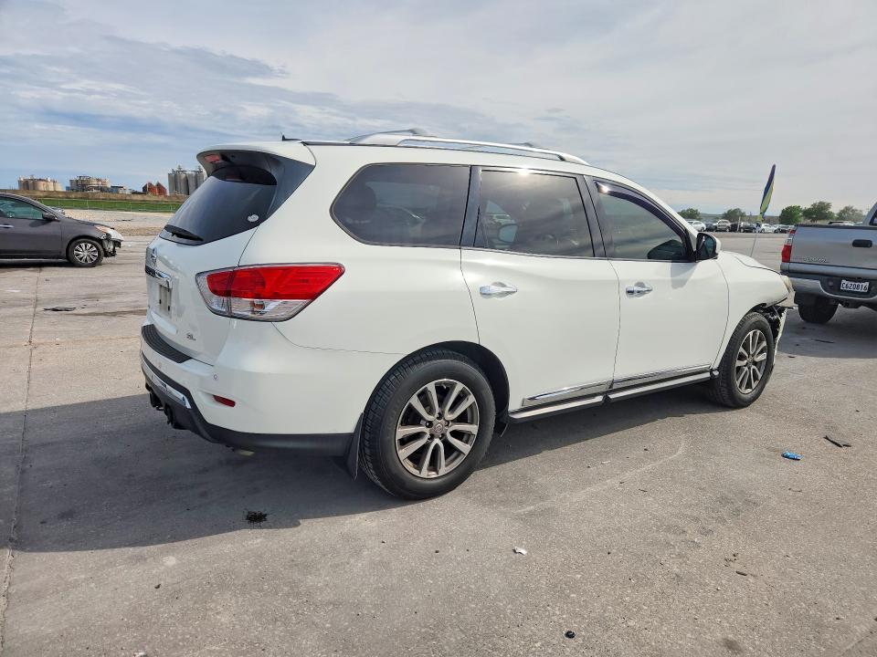 2016 Nissan Pathfinder sl