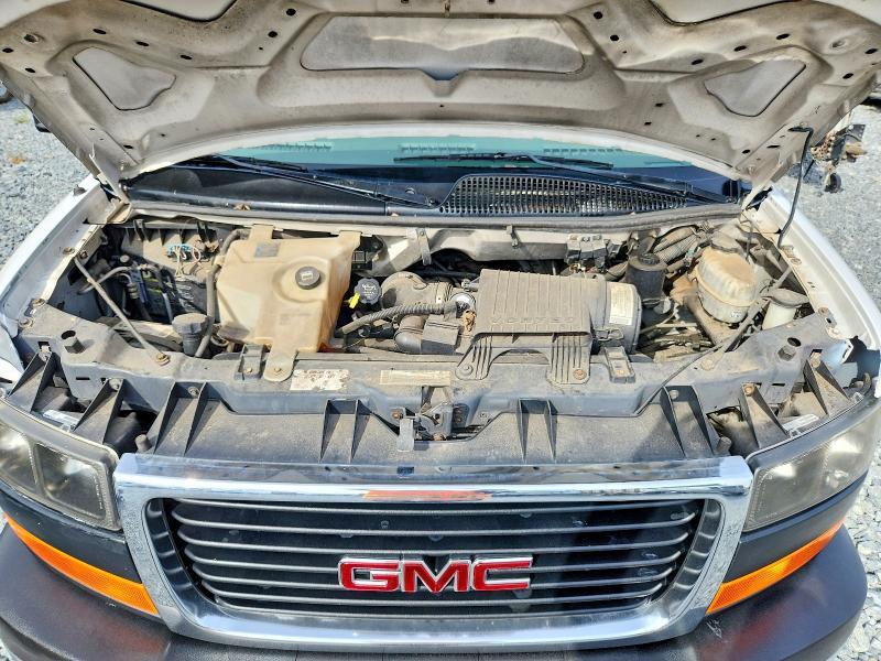 2005 Tilhulp 2005 GMC Savana Shuttle Bus