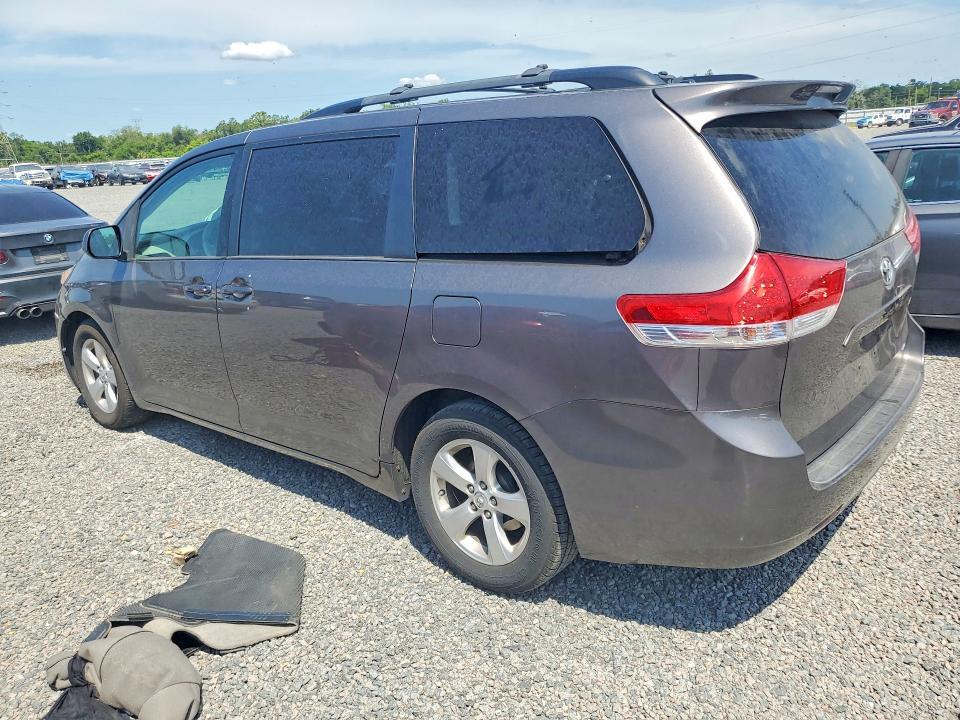 2013 Toyota Sienna le